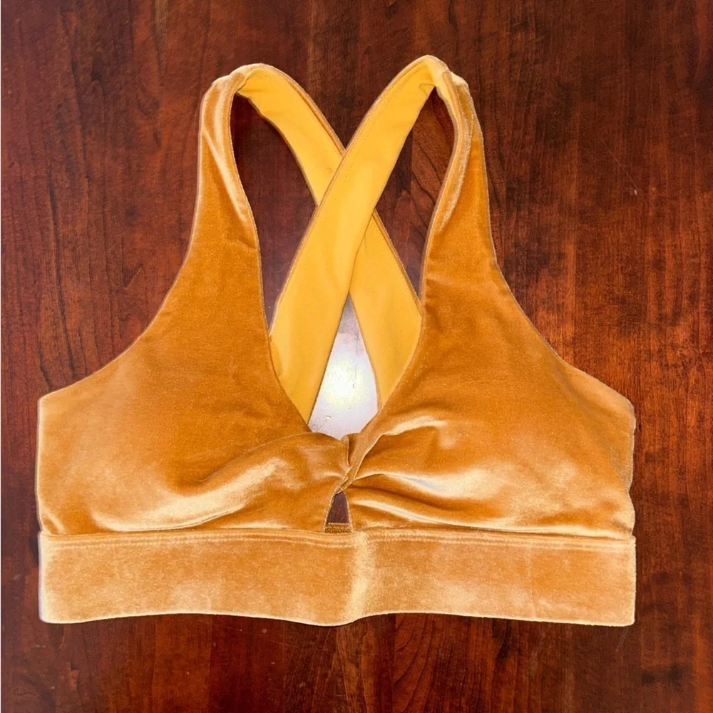 Fabletics Oasis Twist Velour Padded Sports Bra - Light Honey Yellow Gold